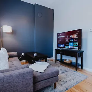 Chic 1br Balcony & Laundry Soulard Apartment Saint Louis